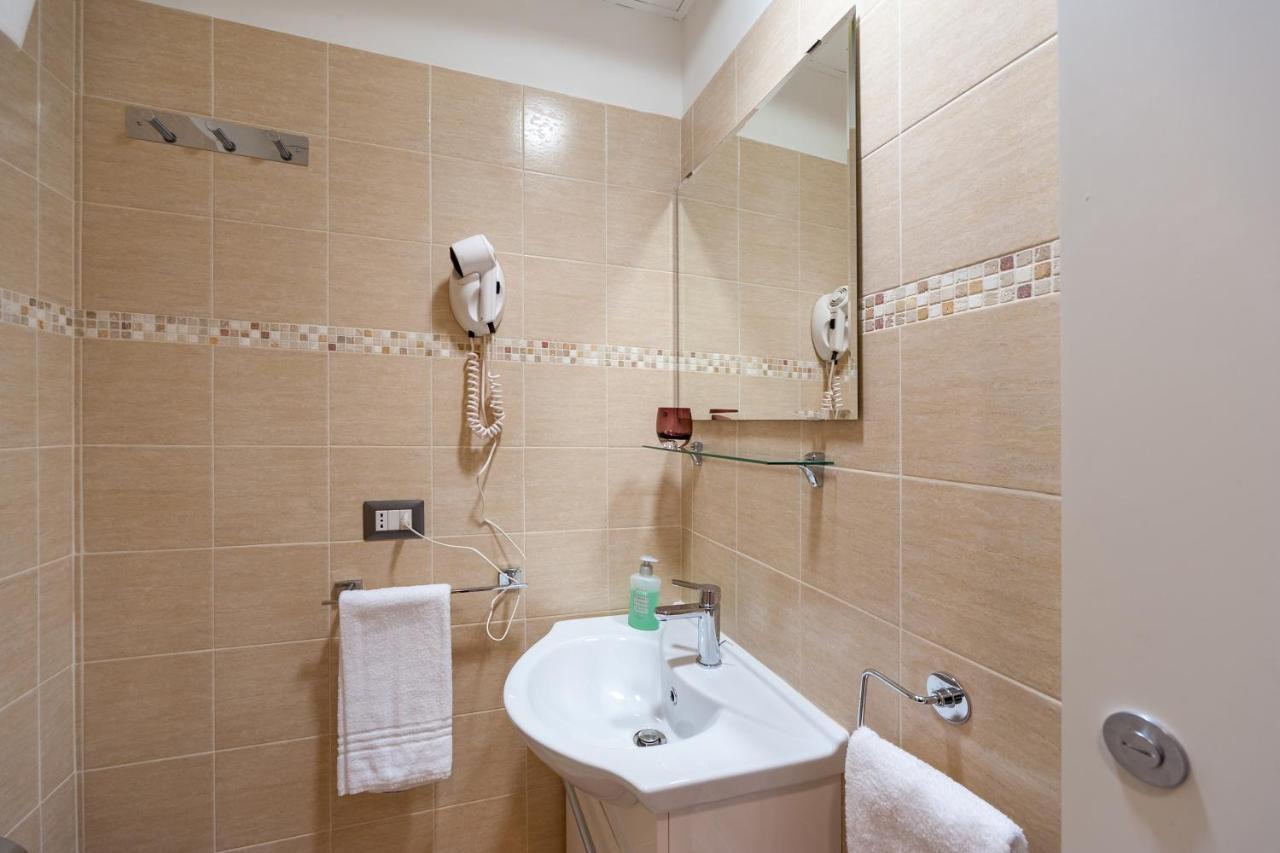 Monticello Apartment Via Cavour Róma Szoba fotó